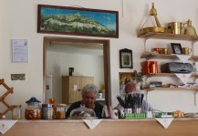 Velanias eneste bar? Eneste plassen vi fant noe leskende....