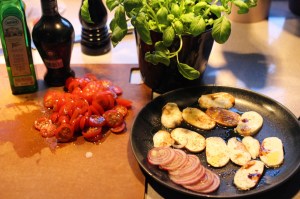 Alt skjært opp, og mozerellaen krydret og dynket